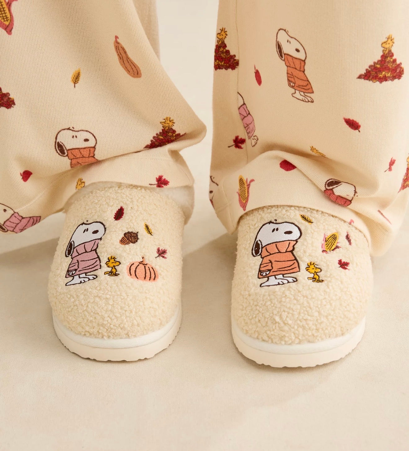 Pantuflas snoopy fall 🍂 (se envía en 2 semanas a partir de tu compra)