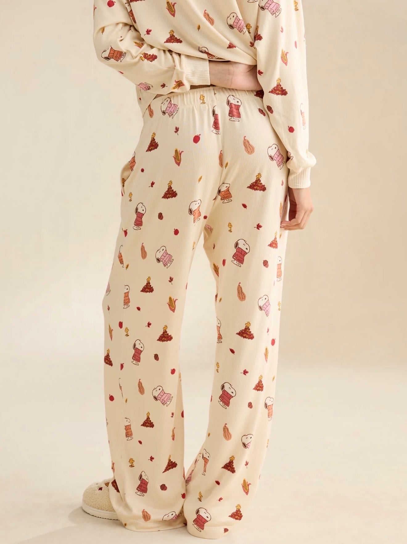 Pijama Snoopy con suéter otoño 🍁 (se envía en 2 semanas a partir de tu compra)